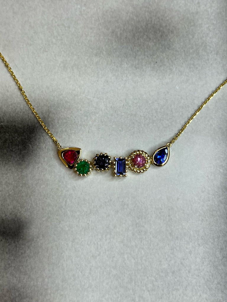  18k Yellow gold Gemstone Necklace