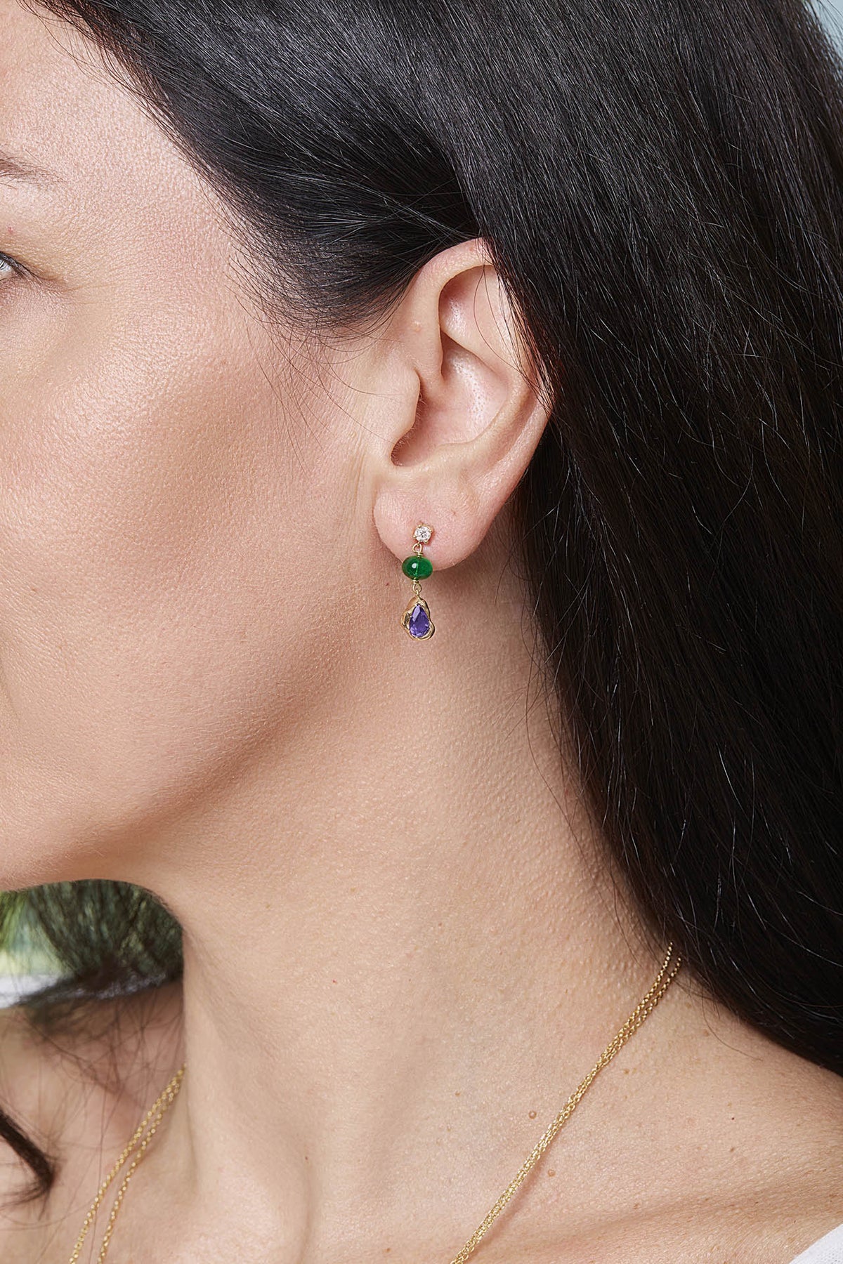 18k Yellow Gold Emerald Earrings with a Diamond 