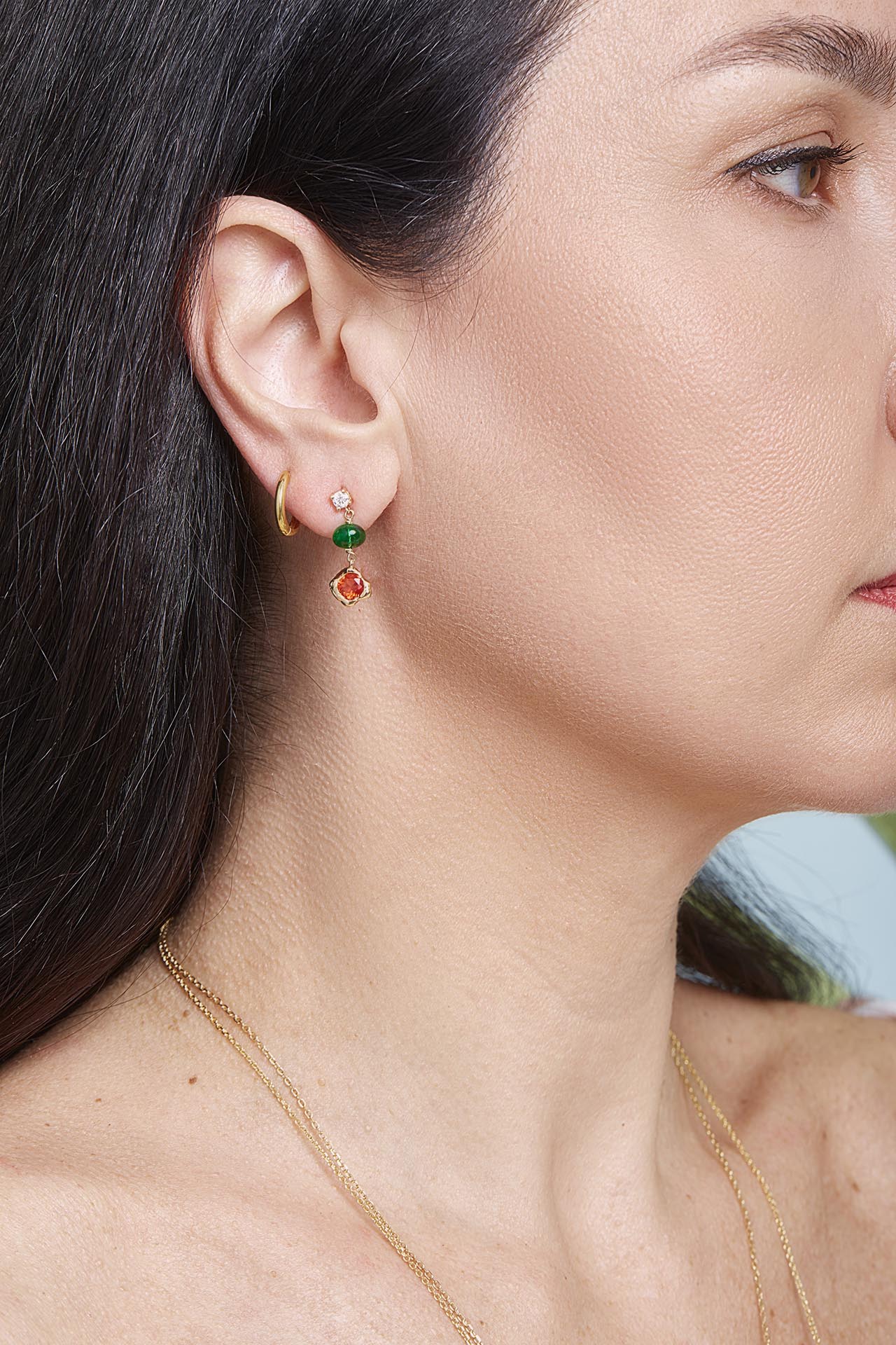 18k Yellow Gold Emerald Earrings with a Diamond 
