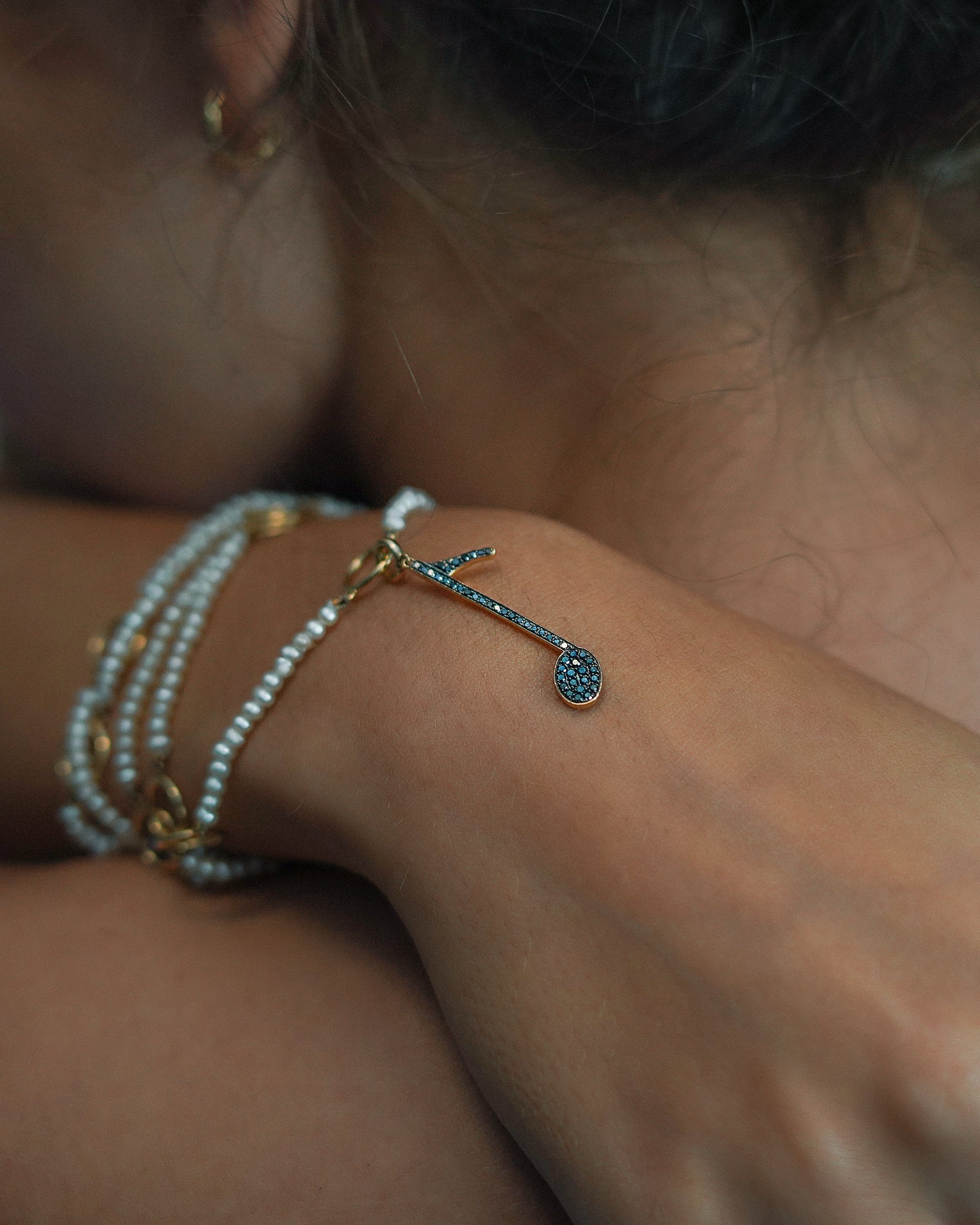 Melodious Charm with Sparkling Black Diamonds 